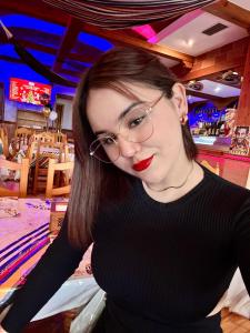 670738176: Chica busca chico en Madrid