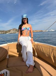 605768826: Chica busca chico en Ibiza