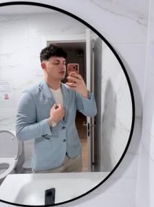 614604640: Chico busca chica en Sevilla