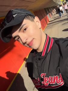 695313803: Chico busca chica en Barcelona