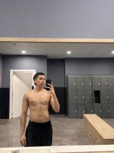 691643244: Chico busca chica en Valencia