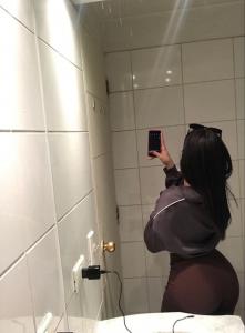 637584254: Chica busca chico en Sevilla