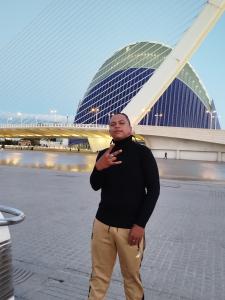 641562908: Chico busca chica en Valencia