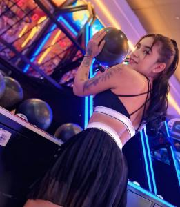 614431989: Chica busca chico en Sevilla