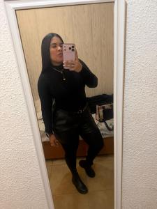 631743406: Chica busca chico en Barcelona