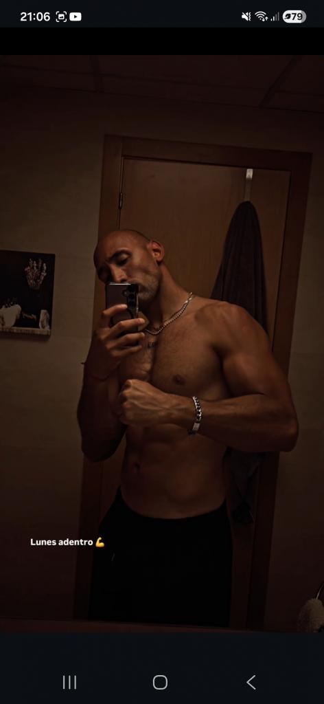 744704947: Chico busca chica en Valencia