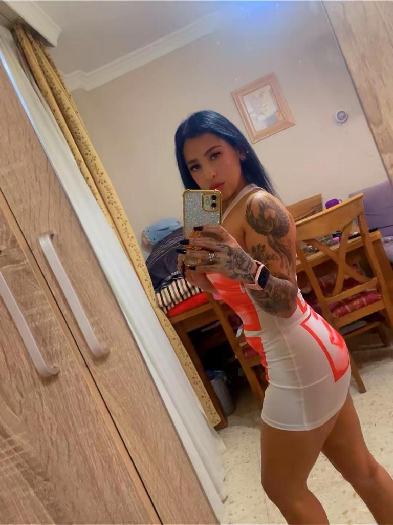 642685775: Chica busca chico en Cádiz