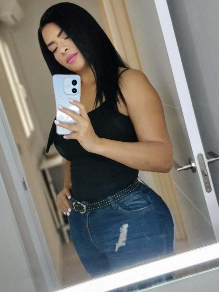 Chica busca chico en Almería: 