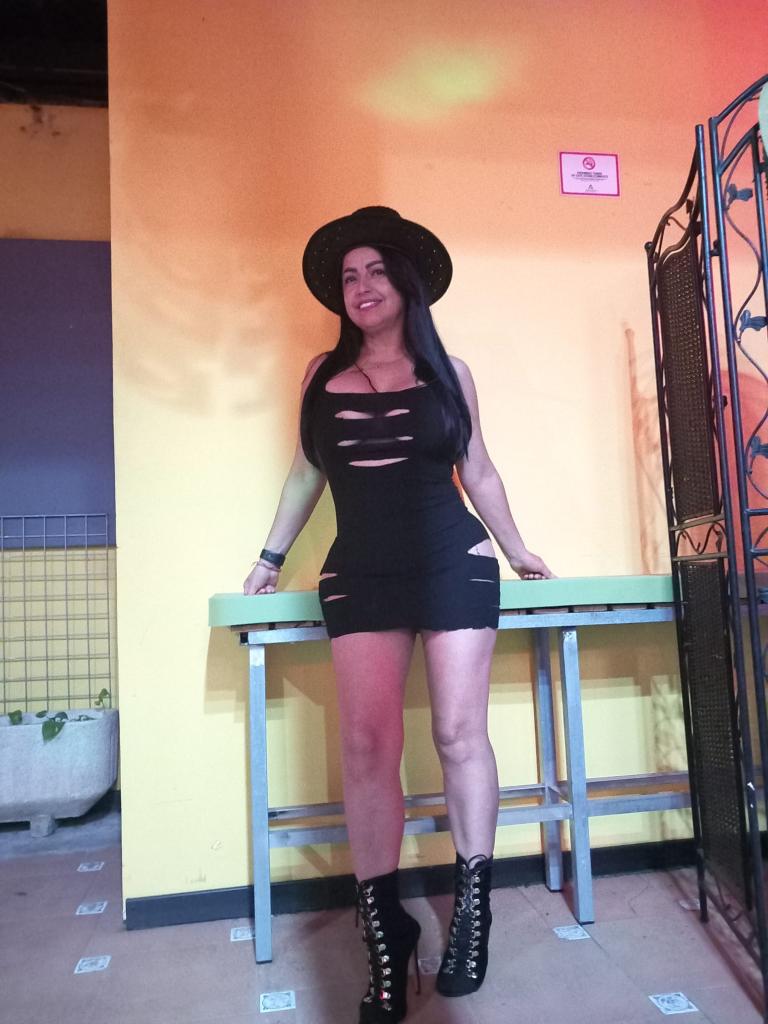 624240887: Chica busca chico en Cádiz