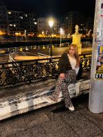 663186676: Chica busca chico en Barcelona