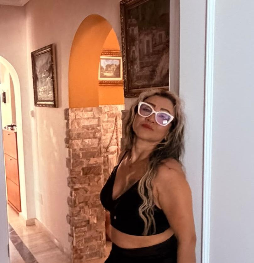 613635993: Chica busca chico en Barcelona