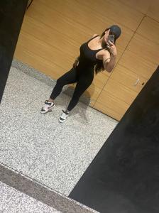 667015256: Chica busca chico en Granada