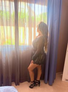 613635993: Chica busca chico en Barcelona