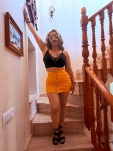 613635993: Chica busca chico en Barcelona