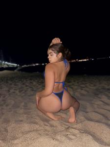 607239707: Chica busca chico en Barcelona