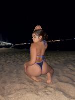 607239707: Chica busca chico en Barcelona