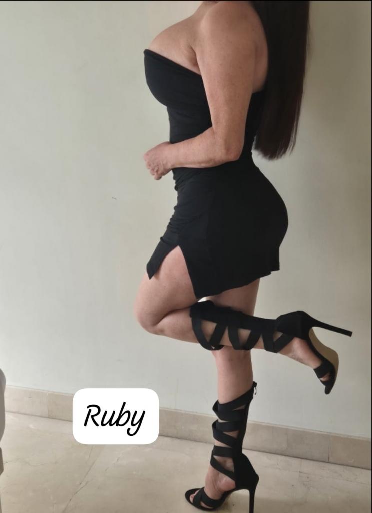 642960349: Chica busca chico en Madrid