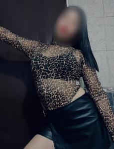 610849537: Chica busca chico en Madrid