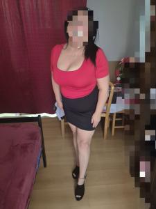 697256156: Chica busca chico en Madrid