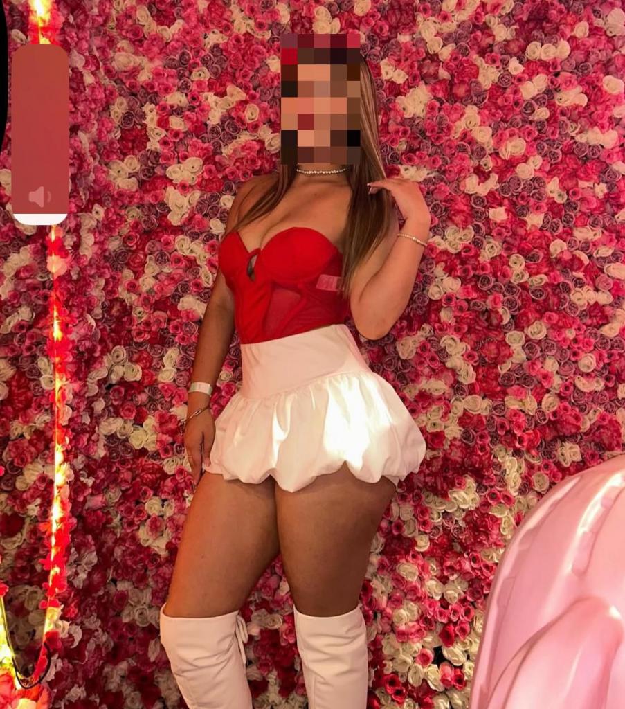 692837792: Chica busca chico en Málaga