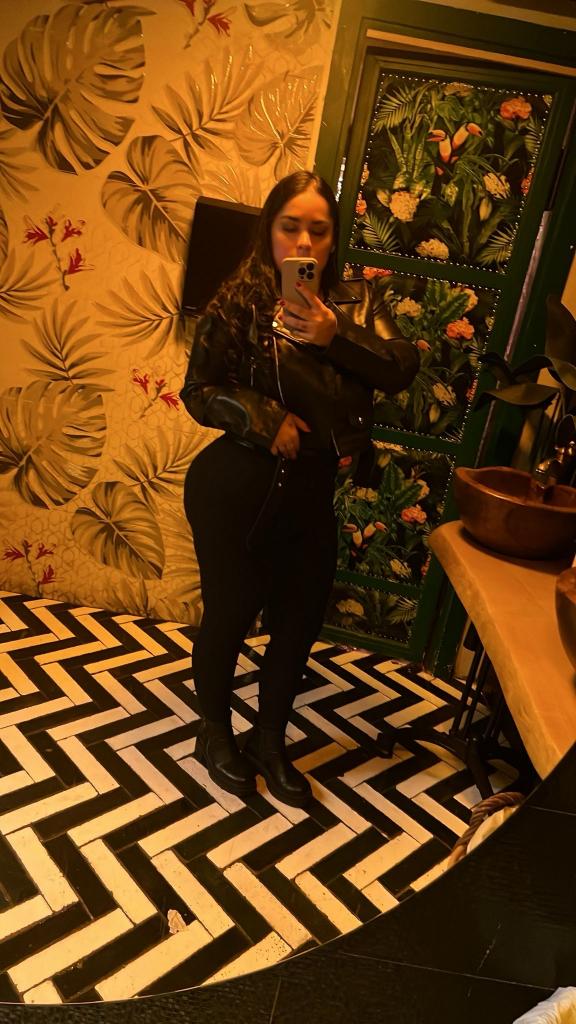 613478581: Chica busca chico en Navarra