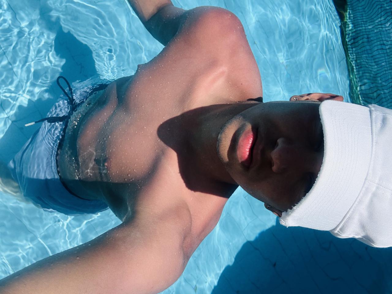 Chico busca chica en Sevilla: 