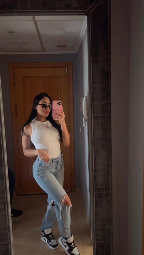 Chica busca chico en Ibiza: Chica busca chico