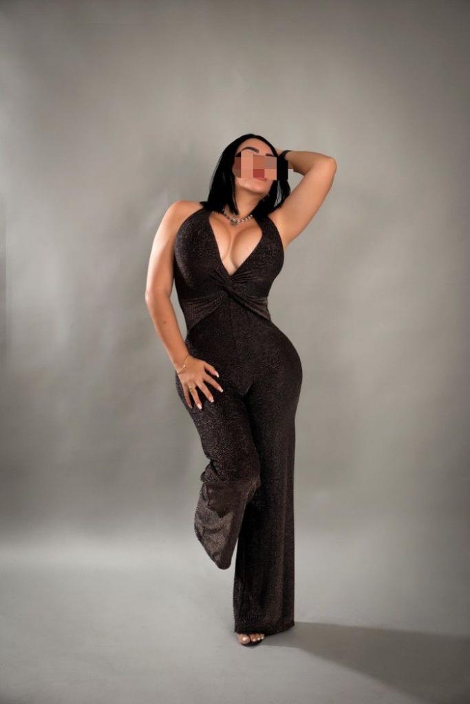 631329380: Chica busca chico en Madrid