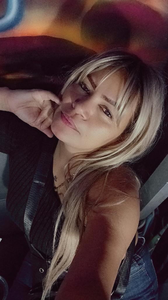 Chica busca chico en Sevilla: 