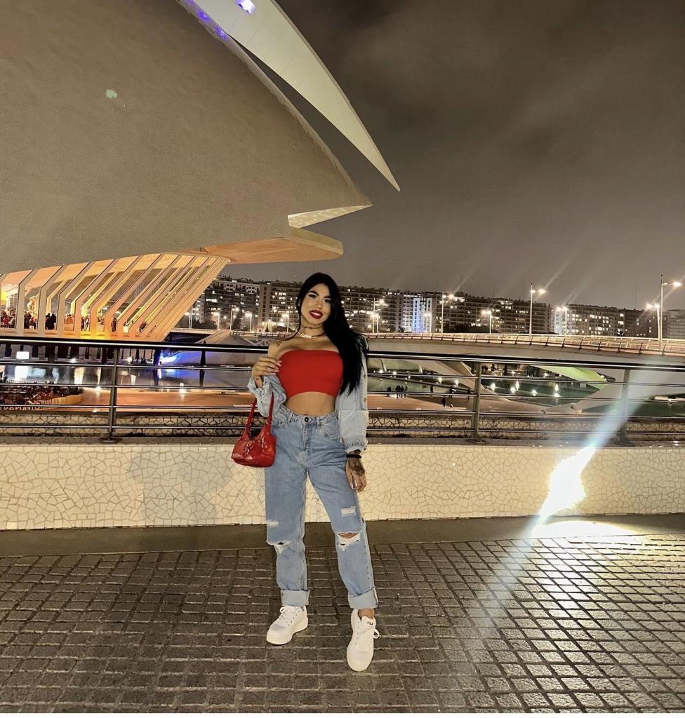 673887277: Chica busca chico en Málaga