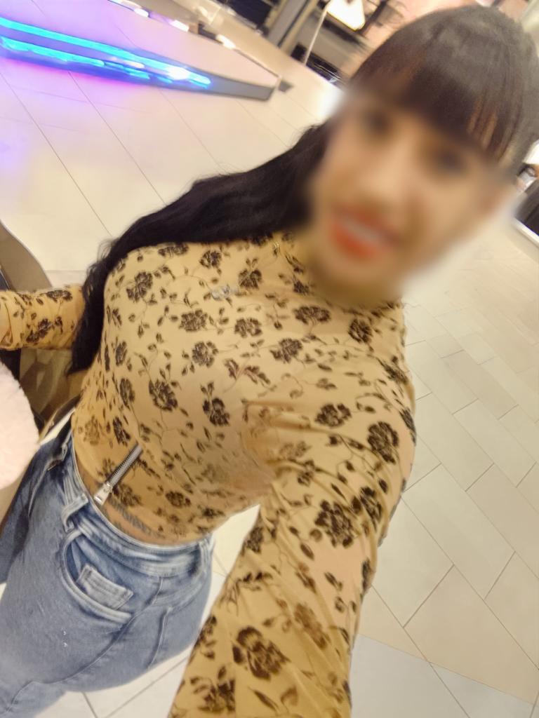 670345610: Chica busca chico en Valencia