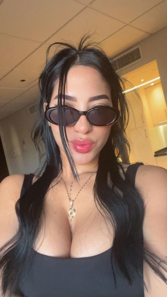 Chica busca chico en Ibiza: Chica busca chico