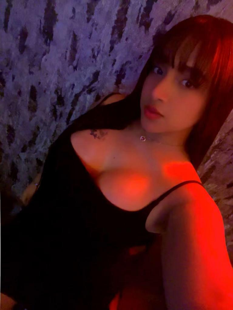 603108100: Chica busca chico en Barcelona