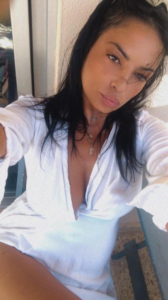 613503977: Chica busca chico en Ibiza