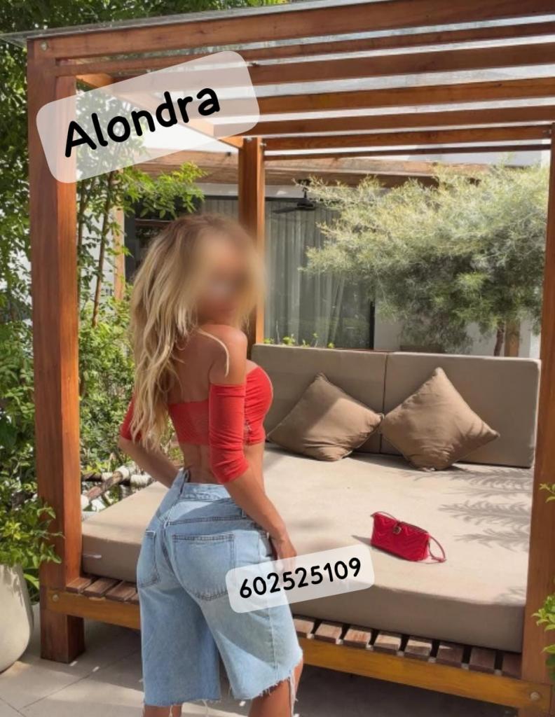 Chica busca chico en Almería: 