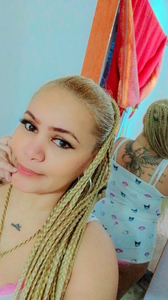 614938384: Chica busca chico en Sevilla