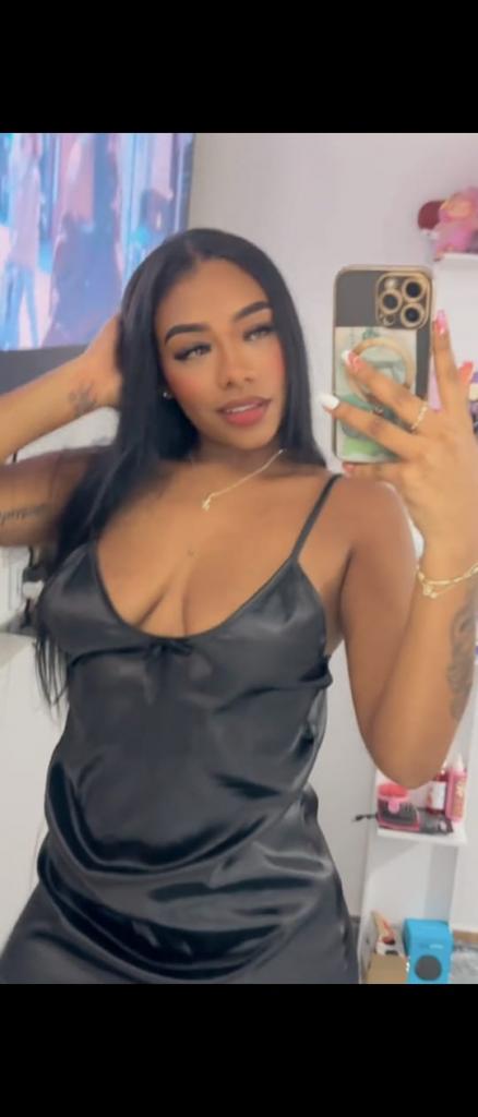 Chica busca chico en Alicante: Chica busca chico