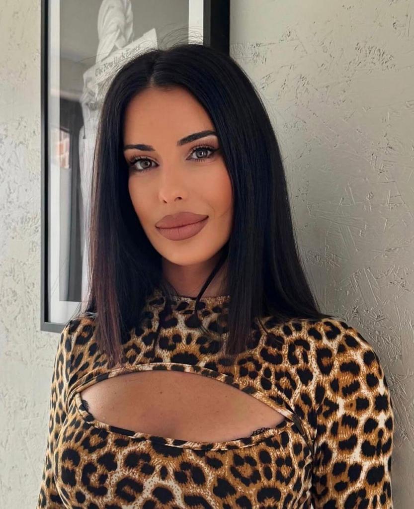 643387767: Chica busca chico en Almería