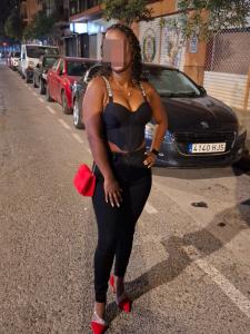 674932674: Chica busca chico en Barcelona
