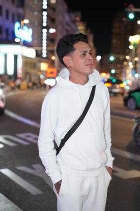 605066535: Chico busca chica en Granada