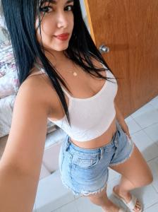 688394537: Chica busca chico en Madrid