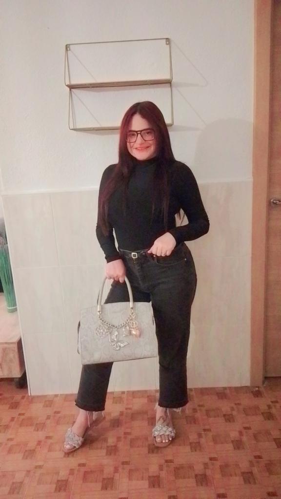 632216998: Chica busca chico en Alicante