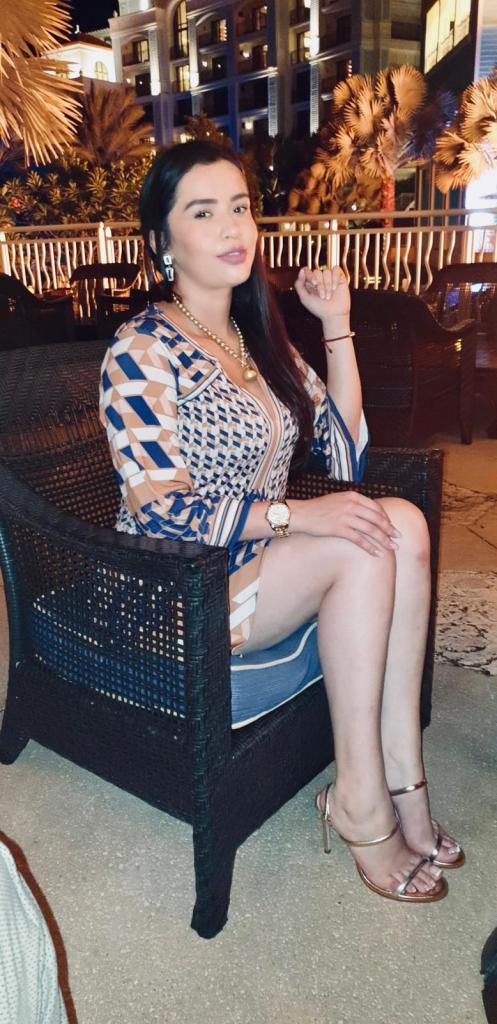 Chica busca chico en Alicante: Chica busca chico