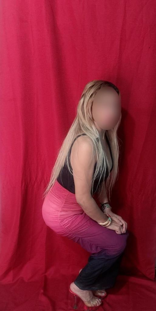 603702835: Chica busca chico en Sevilla