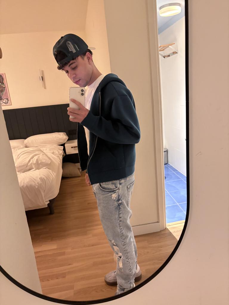 661169359: Chico busca chica en Sevilla