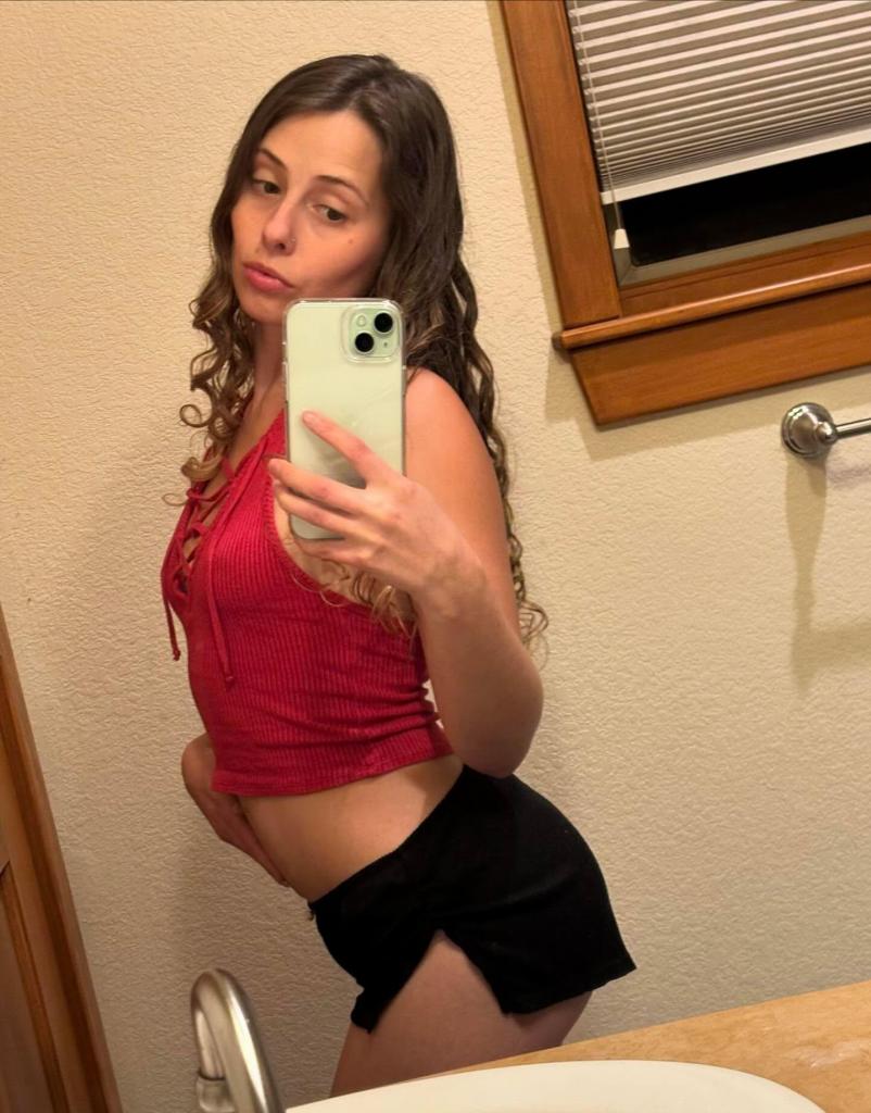 Chica busca chico en Alicante: Chica busca chico