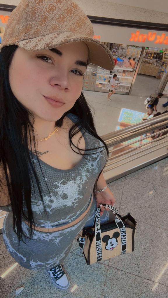 607394107: Chica busca chico en Almería