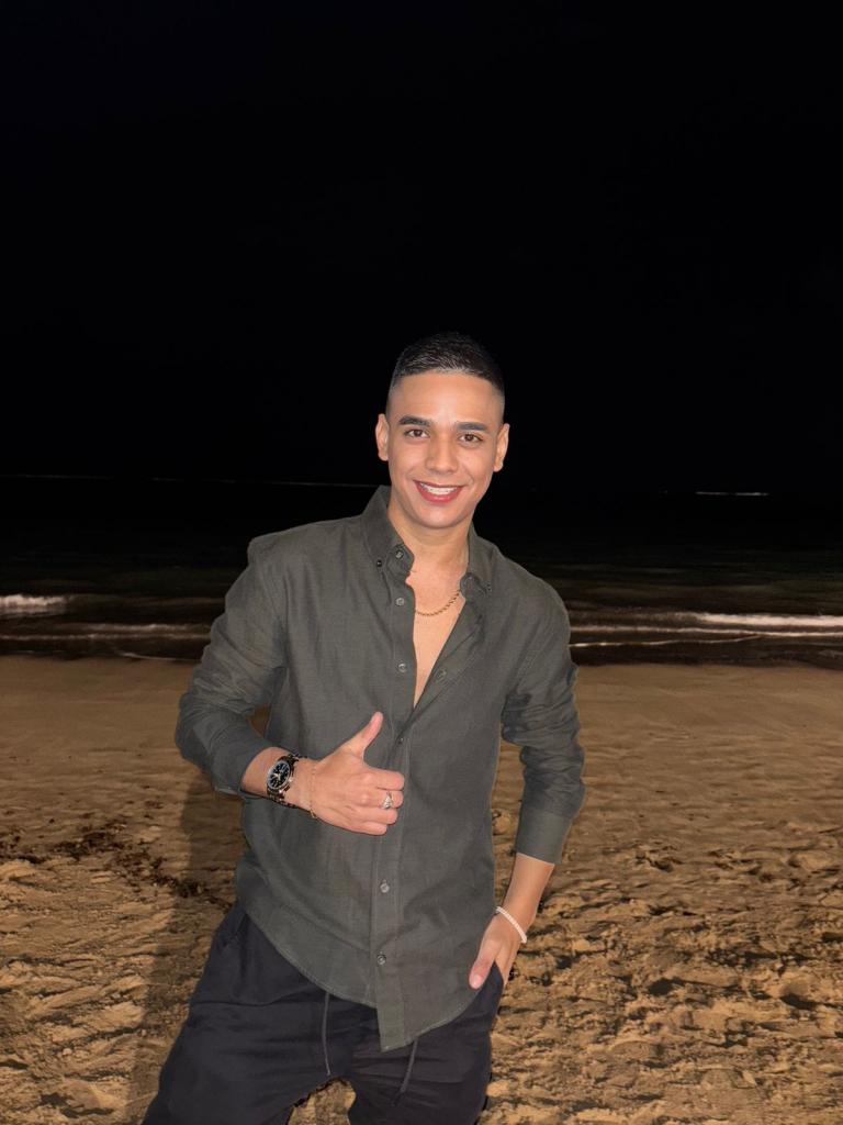 661283105: Chico busca chica en Alicante