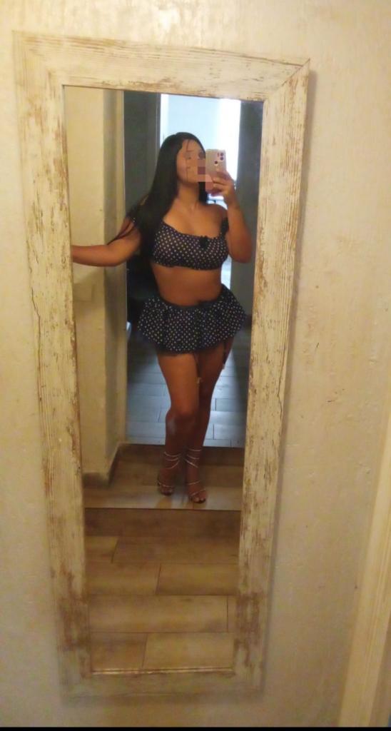 Chica busca chico en Almería: 