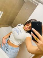 647303562: Chica busca chico en Barcelona